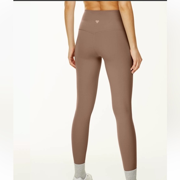 TNA Butter High Rise Cheeky Leggings size XS in deep taupe - Picture 2 of 7
